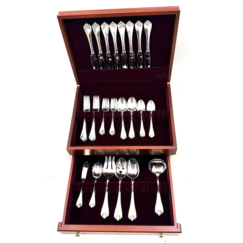 Rogers 1881 Oneida Silverplate Flatware King James 46 Piece & Case Service For 4